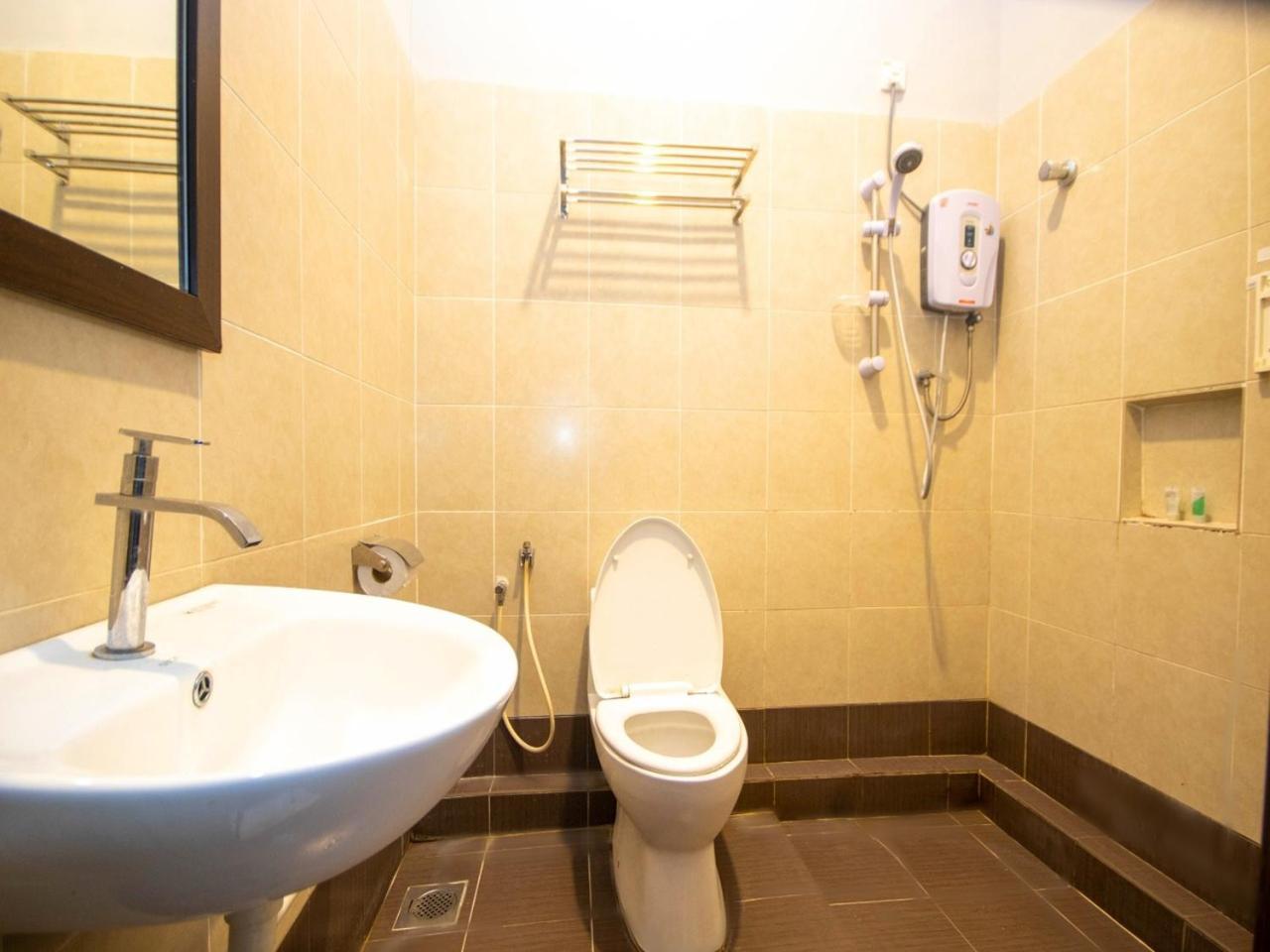 Jq Bl Hotel, Ipoh Esterno foto